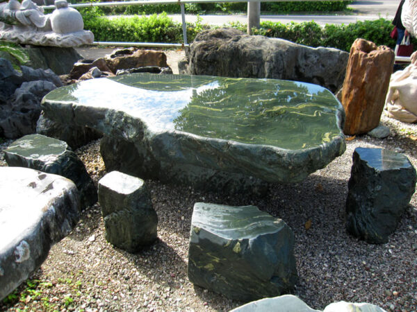 bàn ghế đá tự nhiên nguyên khối chất lượng cao tại đá mỹ nghệ đà nẵng